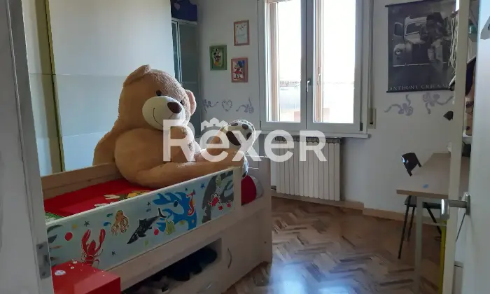 Rexer-Campi-Bisenzio-Vendesi-quadrilocale-Camera-da-letto