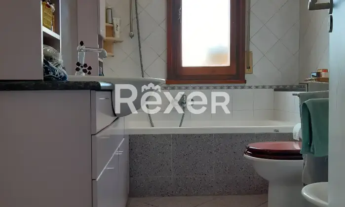 Rexer-Campi-Bisenzio-Vendesi-quadrilocale-Bagno