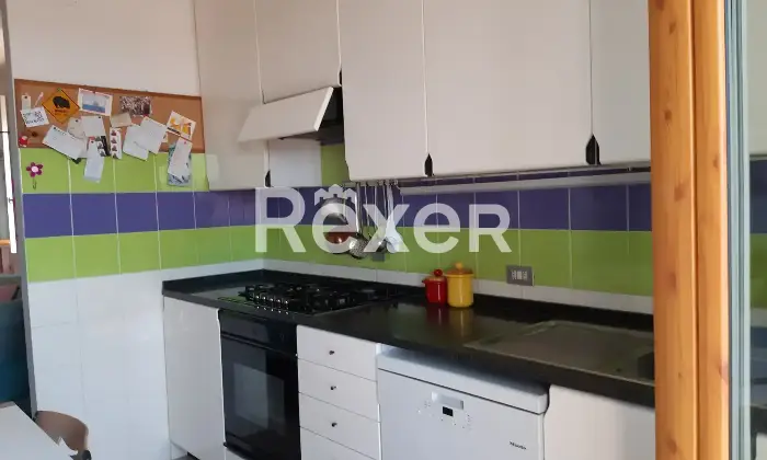 Rexer-Campi-Bisenzio-Vendesi-quadrilocale-Cucina