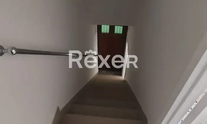 Rexer-Monte-SantAngelo-Casa-su-due-livelli-con-doppi-servizi-Altro