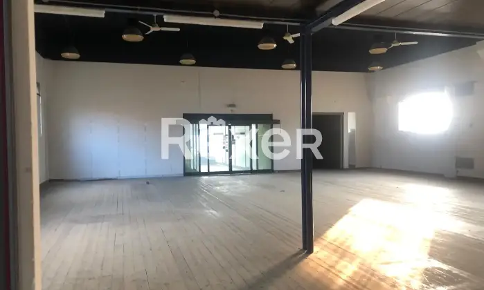 Rexer-Cadeo-Immobile-commerciale-e-residenziale-in-vendita-in-via-Emilia-a-Cadeo-Altro