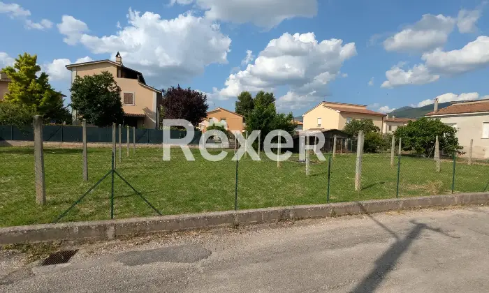 Rexer-Foligno-Terreno-edificabile-di-mq-con-annesso-magazzino-e-tutti-i-servizi-Altro