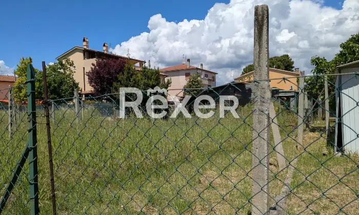 Rexer-Foligno-Terreno-edificabile-di-mq-con-annesso-magazzino-e-tutti-i-servizi-Altro