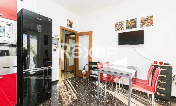 Rexer-Genova-Appartamento-piano-alto-con-posto-auto-Altro