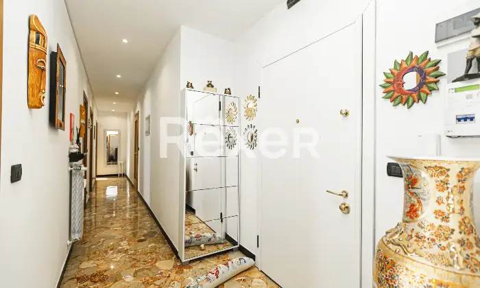 Rexer-Genova-Appartamento-piano-alto-con-posto-auto-Altro