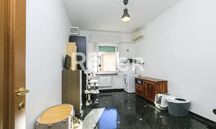 Rexer-Genova-Appartamento-piano-alto-con-posto-auto-Altro