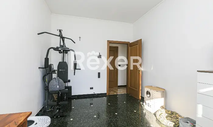 Rexer-Genova-Appartamento-piano-alto-con-posto-auto-Altro