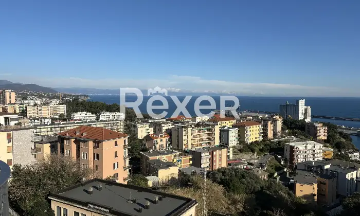 Rexer-Savona-Ampia-metratura-con-vista-panoramica-in-stabile-depoca-Altro