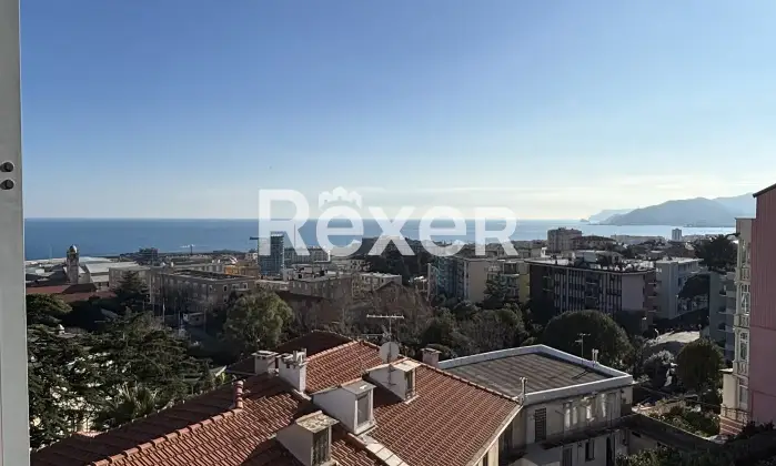 Rexer-Savona-Ampia-metratura-con-vista-panoramica-in-stabile-depoca-Altro