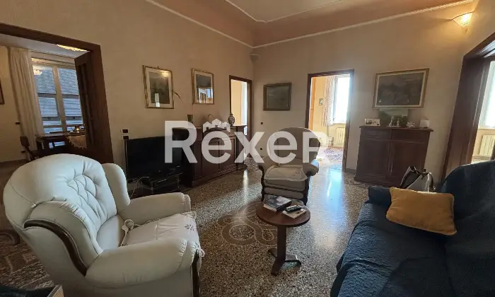 Rexer-Savona-Ampia-metratura-con-vista-panoramica-in-stabile-depoca-Altro