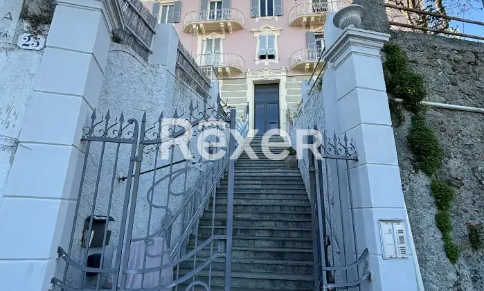 Rexer-Savona-Ampia-metratura-con-vista-panoramica-in-stabile-depoca-Altro