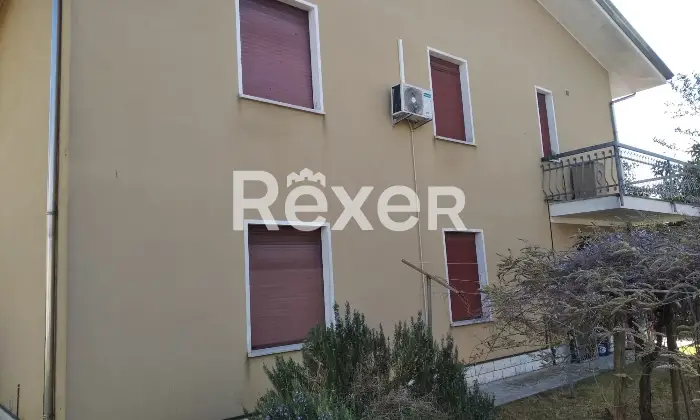 Rexer-Moglia-Villa-singola-in-vendita-in-via-Maggio-a-Moglia-Altro