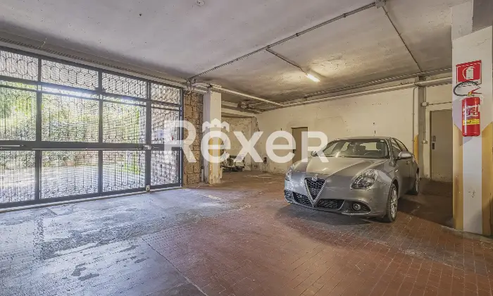 Rexer-Roma-Attico-originariamente-composto-da-due-appartamenti-Altro