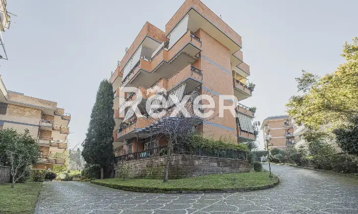 Rexer-Roma-Attico-originariamente-composto-da-due-appartamenti-Altro