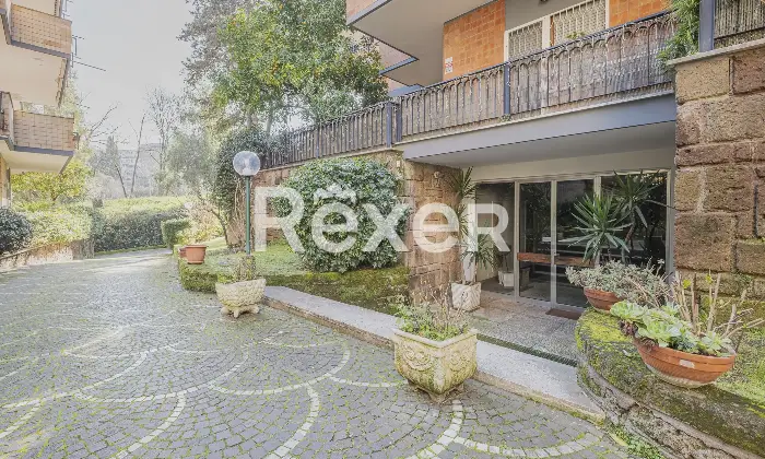 Rexer-Roma-Attico-originariamente-composto-da-due-appartamenti-Altro