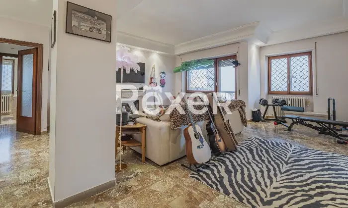 Rexer-Roma-Attico-originariamente-composto-da-due-appartamenti-Altro