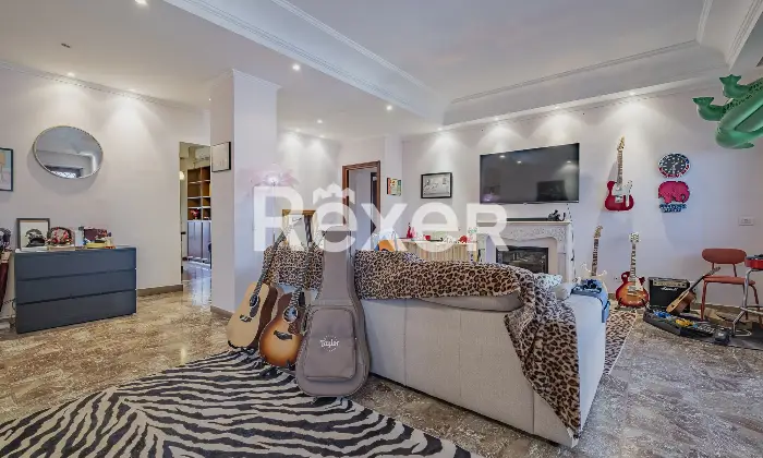 Rexer-Roma-Attico-originariamente-composto-da-due-appartamenti-Altro