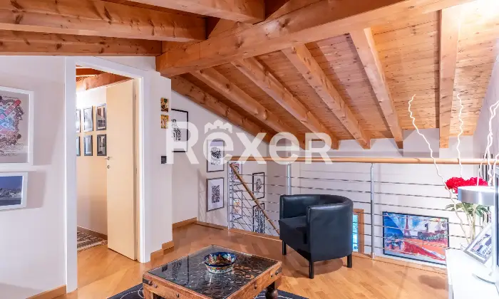 Rexer-Toscolano-Maderno-TRILOCALE-CON-LOGGIA-VISTA-LAGO-E-PISCINA-Altro