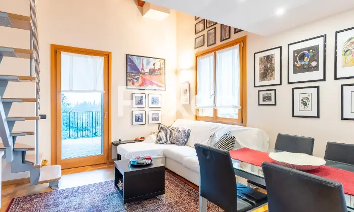 Rexer-Toscolano-Maderno-TRILOCALE-CON-LOGGIA-VISTA-LAGO-E-PISCINA-Altro