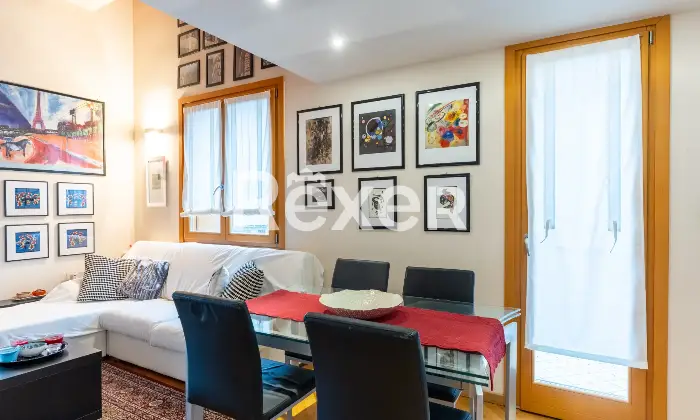 Rexer-Toscolano-Maderno-TRILOCALE-CON-LOGGIA-VISTA-LAGO-E-PISCINA-Altro