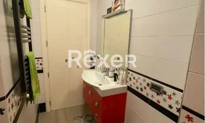 Rexer-Palermo-Quadrilocale-in-vendita-in-Via-Eugenio-lEmiro-a-Palermo-Altro