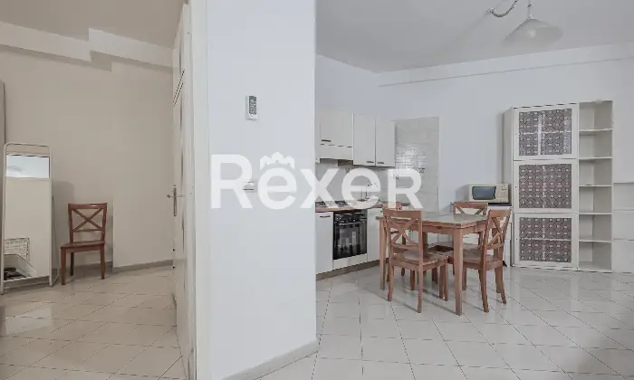 Rexer-Roma-BILOCALE-PIANO-TERRA-CON-POSSIBILITA-POSTO-AUTO-Altro