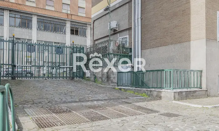 Rexer-Roma-BILOCALE-PIANO-TERRA-CON-POSSIBILITA-POSTO-AUTO-Altro