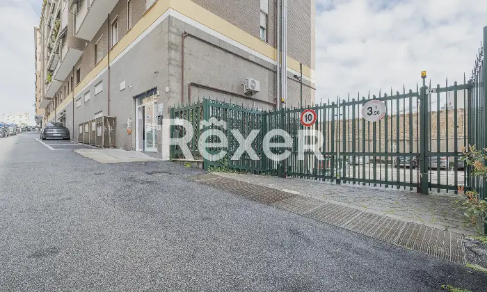 Rexer-Roma-BILOCALE-PIANO-TERRA-CON-POSSIBILITA-POSTO-AUTO-Altro