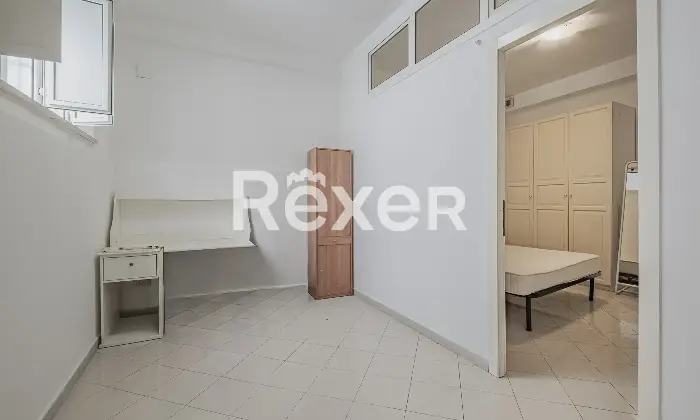 Rexer-Roma-BILOCALE-PIANO-TERRA-CON-POSSIBILITA-POSTO-AUTO-Altro