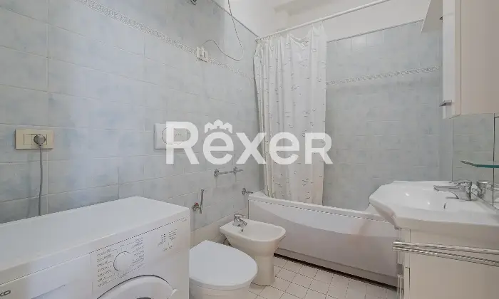 Rexer-Roma-BILOCALE-PIANO-TERRA-CON-POSSIBILITA-POSTO-AUTO-Altro