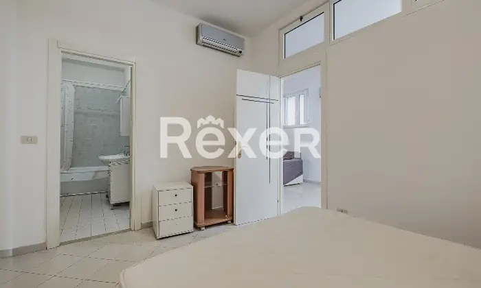 Rexer-Roma-BILOCALE-PIANO-TERRA-CON-POSSIBILITA-POSTO-AUTO-Altro