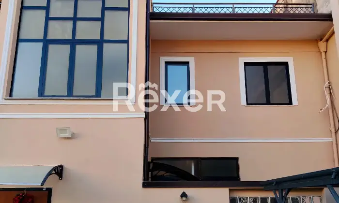 Rexer-Sparanise-Intero-edificio-in-vendita-in-via-Via-F-De-Renzis-a-Sparanise-Altro