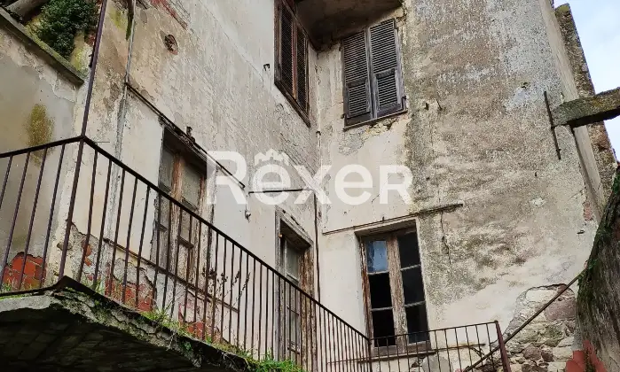 Rexer-Bonorva-Appartamento-Storico-con-Ampio-Giardino-in-Centro-Corso-Umberto-Altro