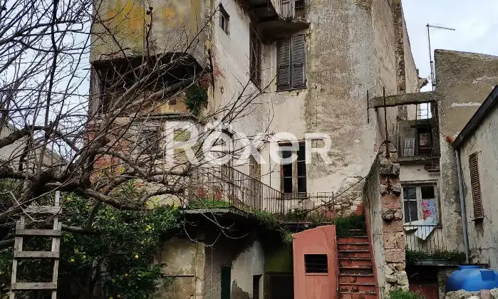 Rexer-Bonorva-Appartamento-Storico-con-Ampio-Giardino-in-Centro-Corso-Umberto-Altro