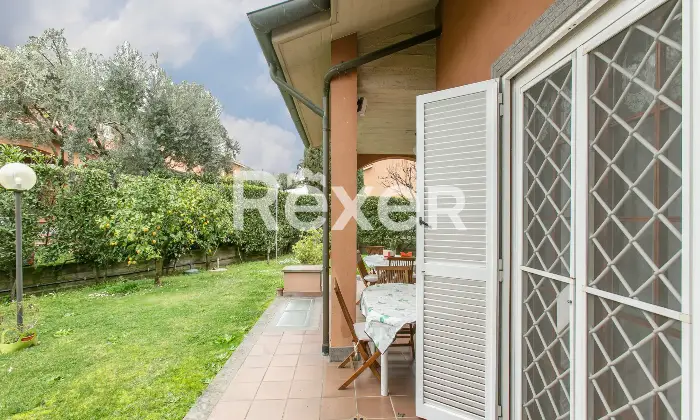 Rexer-Roma-Porzione-di-villa-bifamiliare-su-quattro-livelli-con-ampi-spazi-esterni-e-box-triplo-Altro