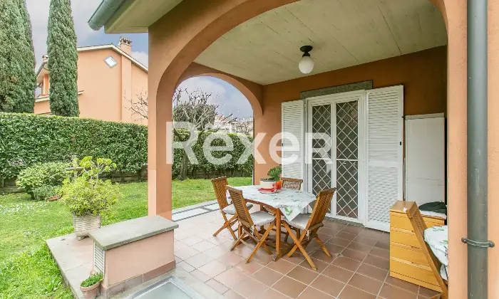 Rexer-Roma-Porzione-di-villa-bifamiliare-su-quattro-livelli-con-ampi-spazi-esterni-e-box-triplo-Altro