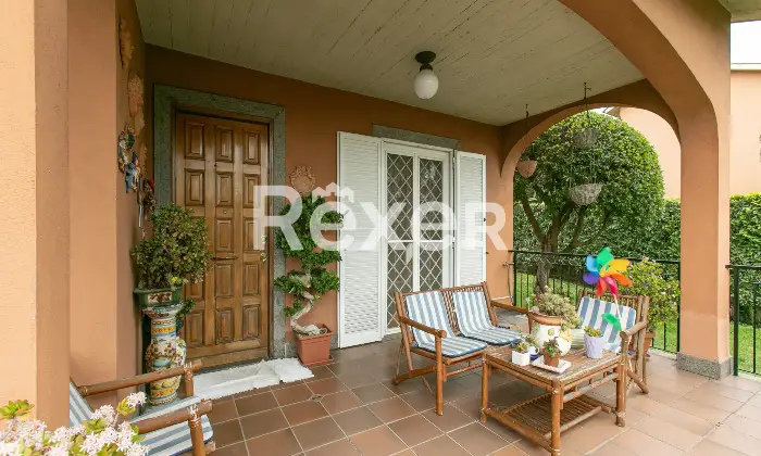 Rexer-Roma-Porzione-di-villa-bifamiliare-su-quattro-livelli-con-ampi-spazi-esterni-e-box-triplo-Altro