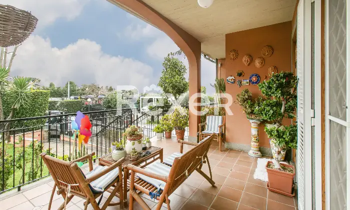 Rexer-Roma-Porzione-di-villa-bifamiliare-su-quattro-livelli-con-ampi-spazi-esterni-e-box-triplo-Altro