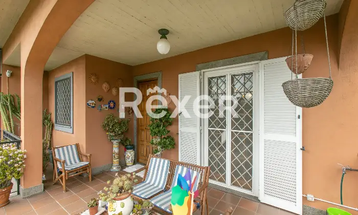 Rexer-Roma-Porzione-di-villa-bifamiliare-su-quattro-livelli-con-ampi-spazi-esterni-e-box-triplo-Altro