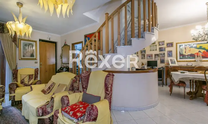 Rexer-Roma-Porzione-di-villa-bifamiliare-su-quattro-livelli-con-ampi-spazi-esterni-e-box-triplo-Altro