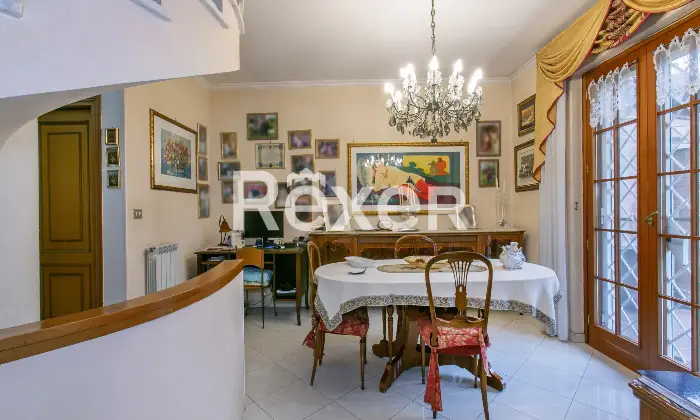 Rexer-Roma-Porzione-di-villa-bifamiliare-su-quattro-livelli-con-ampi-spazi-esterni-e-box-triplo-Altro