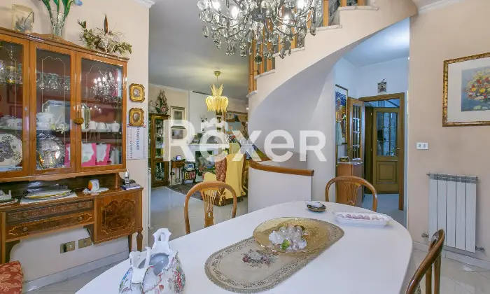 Rexer-Roma-Porzione-di-villa-bifamiliare-su-quattro-livelli-con-ampi-spazi-esterni-e-box-triplo-Altro