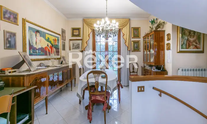 Rexer-Roma-Porzione-di-villa-bifamiliare-su-quattro-livelli-con-ampi-spazi-esterni-e-box-triplo-Altro