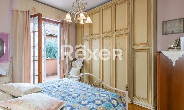 Rexer-Roma-Porzione-di-villa-bifamiliare-su-quattro-livelli-con-ampi-spazi-esterni-e-box-triplo-Altro