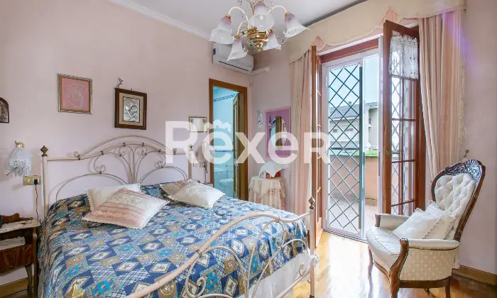 Rexer-Roma-Porzione-di-villa-bifamiliare-su-quattro-livelli-con-ampi-spazi-esterni-e-box-triplo-Altro