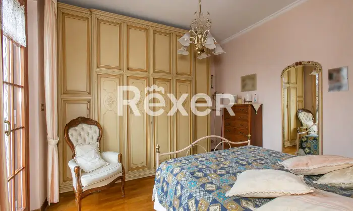 Rexer-Roma-Porzione-di-villa-bifamiliare-su-quattro-livelli-con-ampi-spazi-esterni-e-box-triplo-Altro