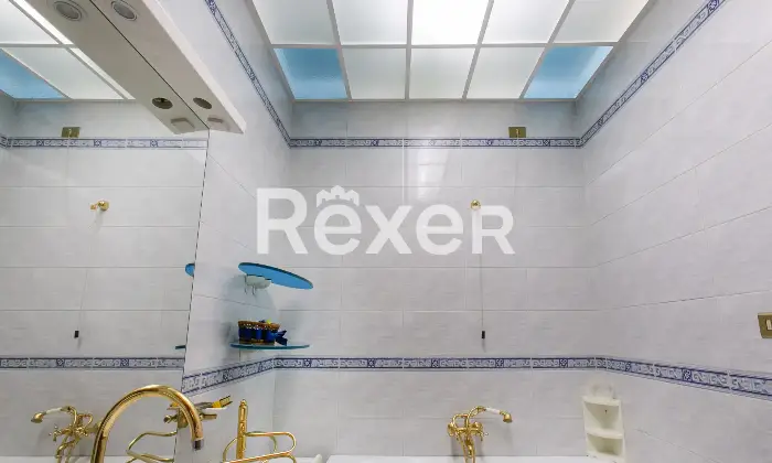 Rexer-Roma-Porzione-di-villa-bifamiliare-su-quattro-livelli-con-ampi-spazi-esterni-e-box-triplo-Altro