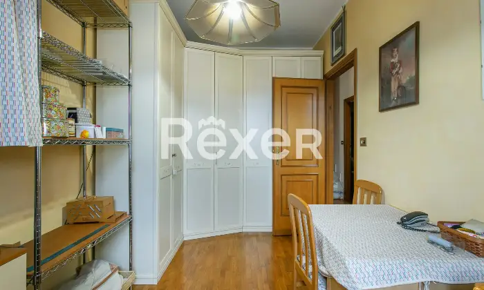 Rexer-Roma-Porzione-di-villa-bifamiliare-su-quattro-livelli-con-ampi-spazi-esterni-e-box-triplo-Altro