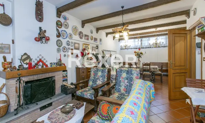 Rexer-Roma-Porzione-di-villa-bifamiliare-su-quattro-livelli-con-ampi-spazi-esterni-e-box-triplo-Altro