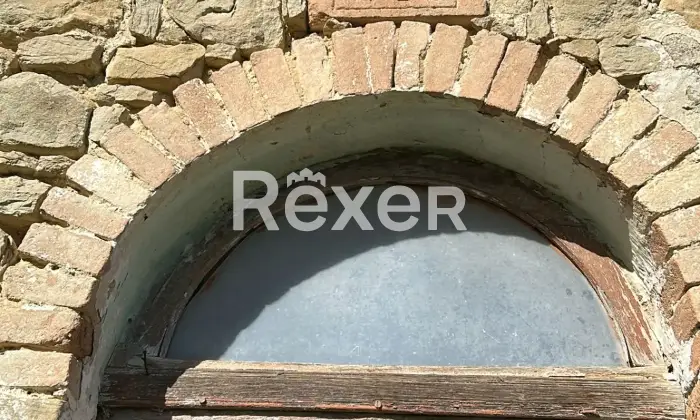 Rexer-san-ginesio-Rustico-in-pietra-da-ultimare-con-giardino-San-Ginesio-MC-Altro